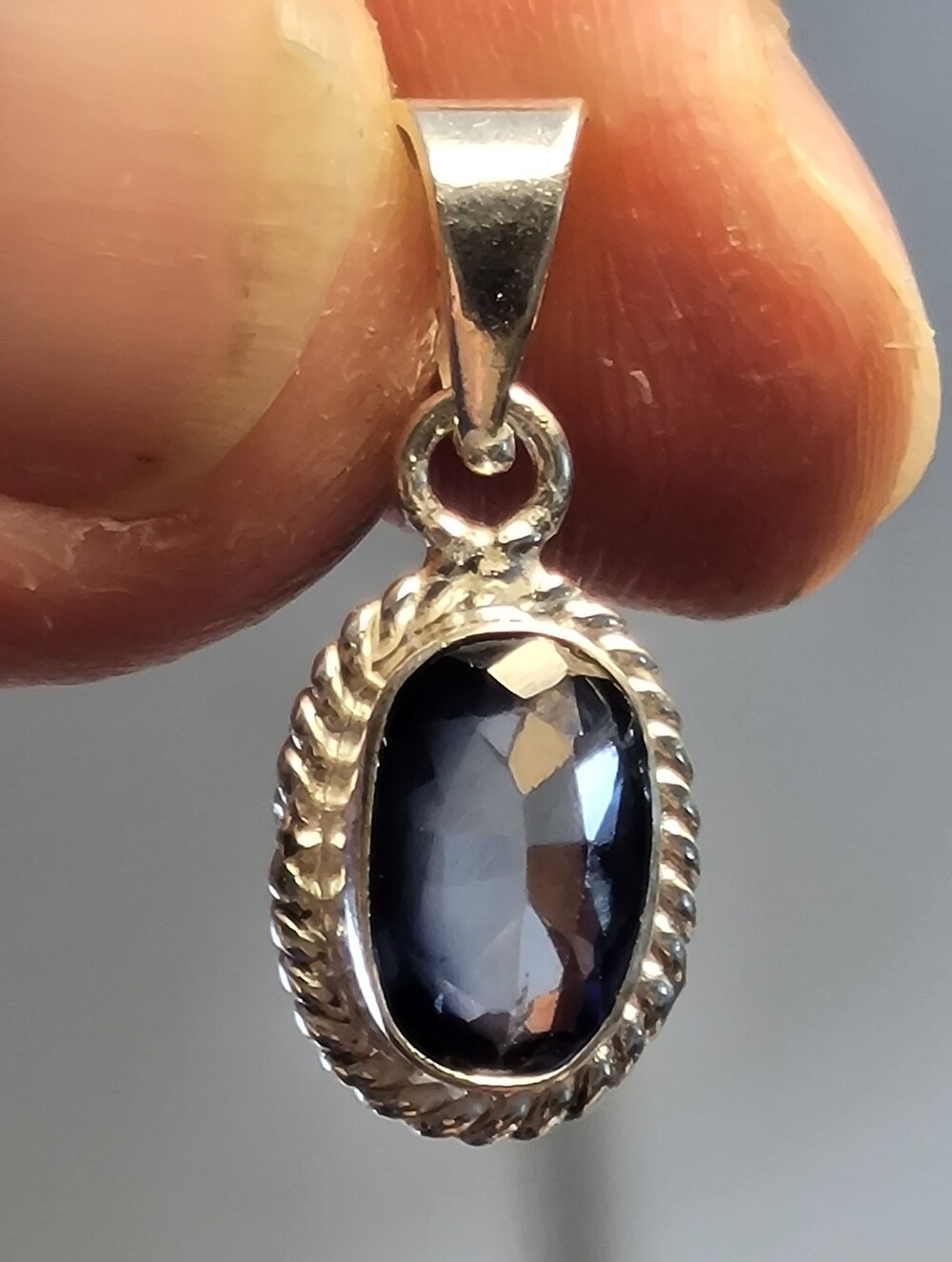 5.90ctw Sterling silver Ble Sapphire pendant oval cut  #bluesapphire #gemstone #